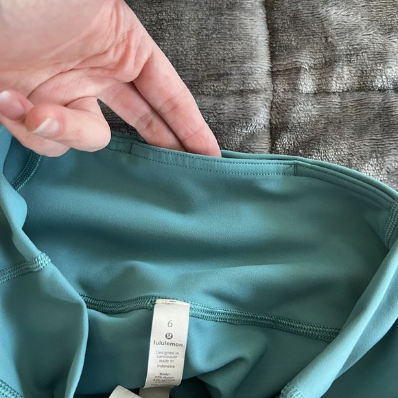 Lululemon Forget The Sweat Crop 21" Turquoise Sea Size 6 Mesh Details Teal Blue - Picture 12 of 15